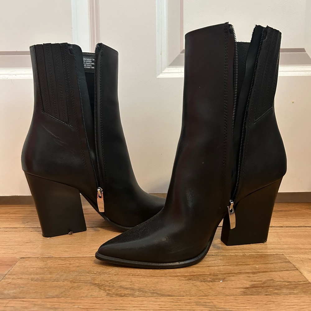 NWOT Steve Madden cowboy heeled boots